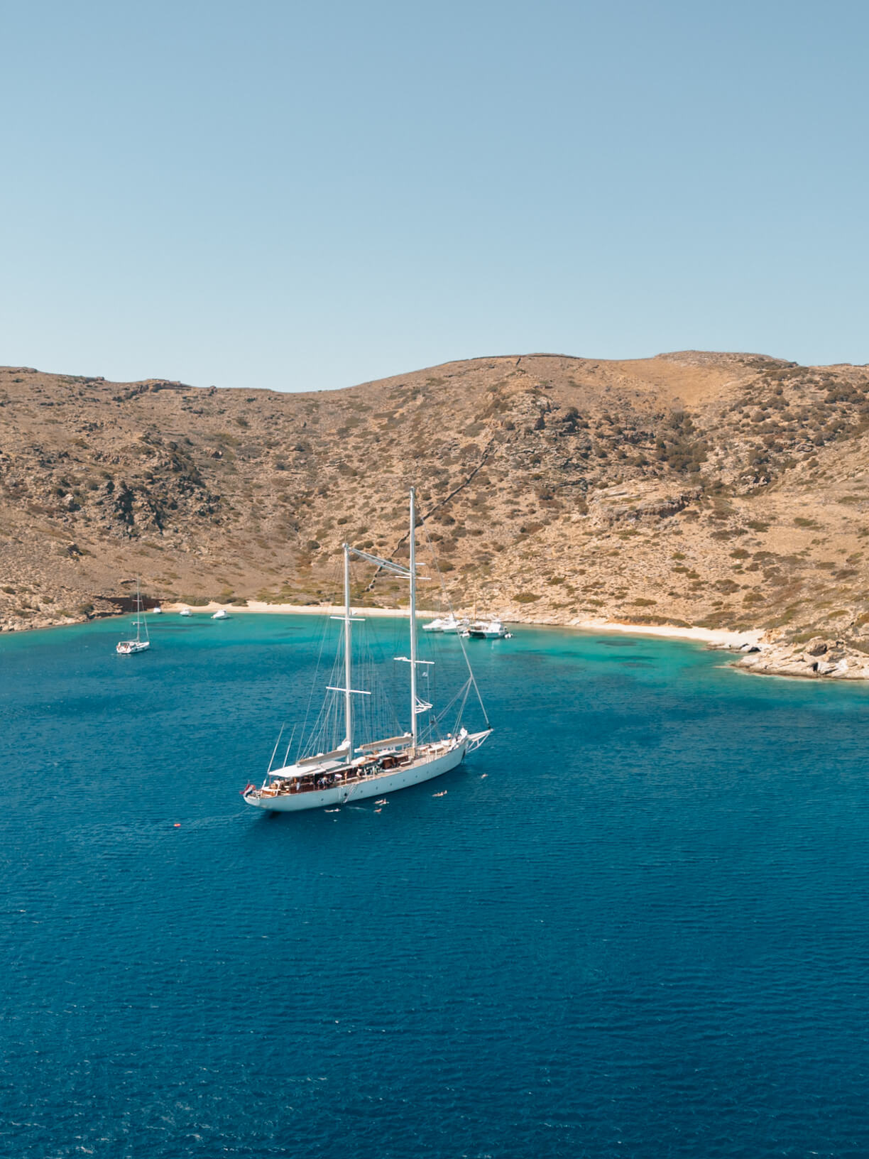 Segeltörn in den Kykladen – Rhea in der Kolona Bay (Kythnos)