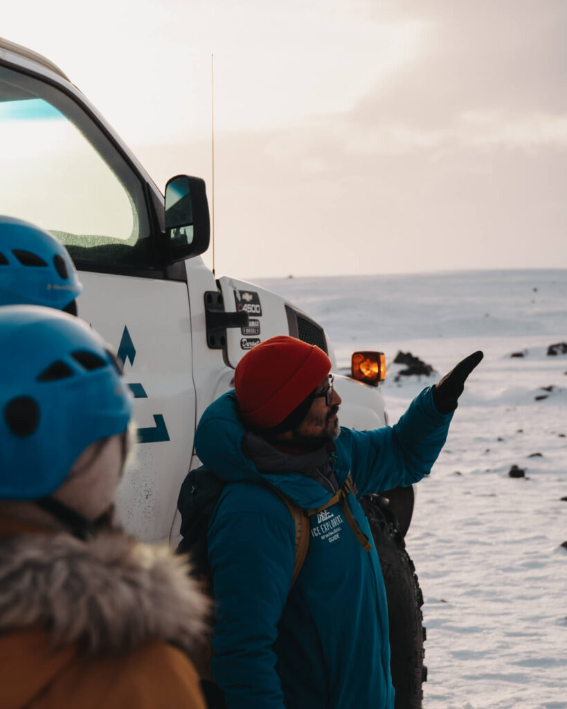 Island im Winter: Eishöhlen- & Gletschertour