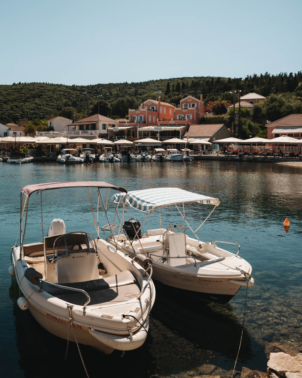 Fischerboote in Fiskárdo auf Kefalonia