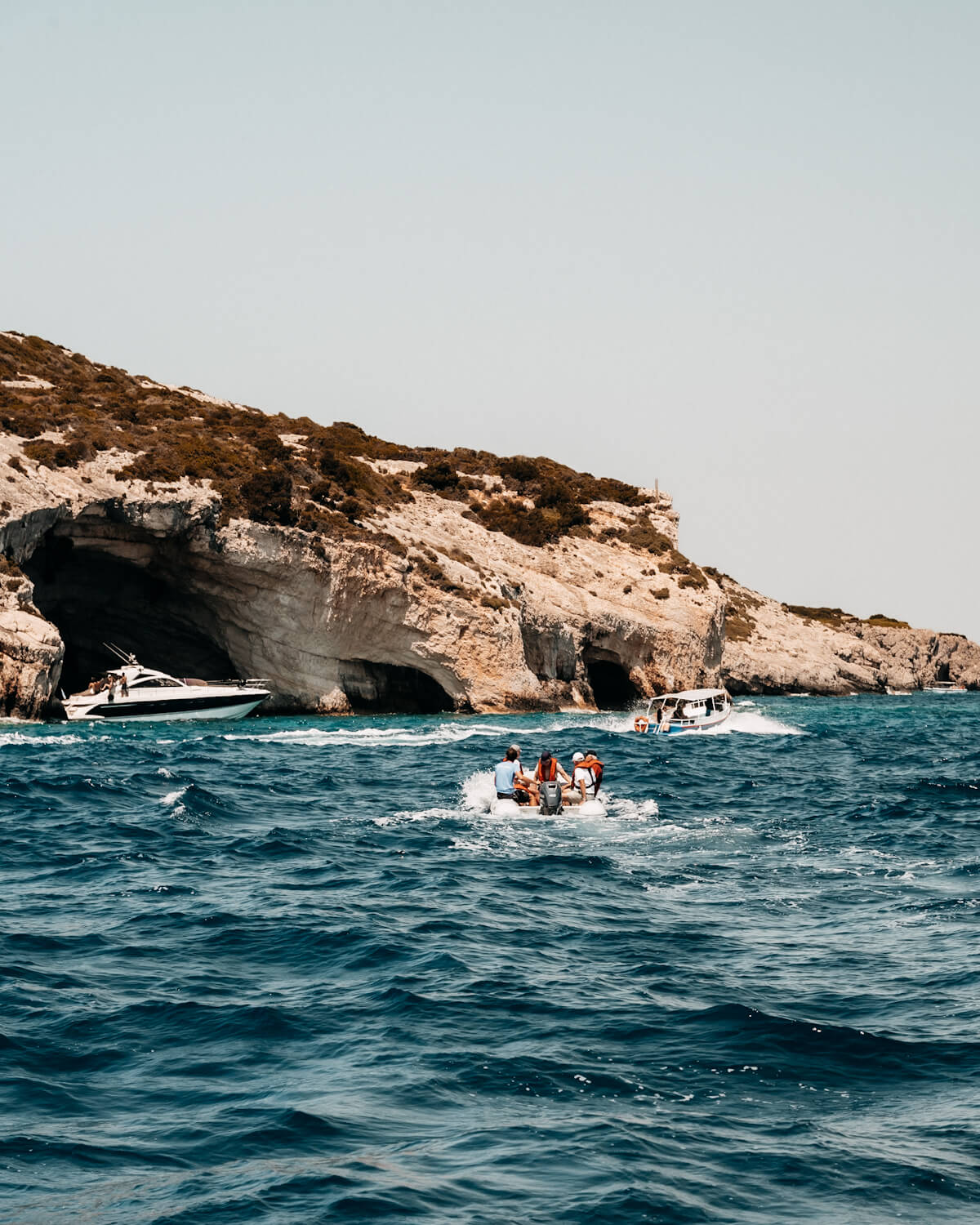 Mit dem Dinghi zu den Blue Caves auf Zakynthos