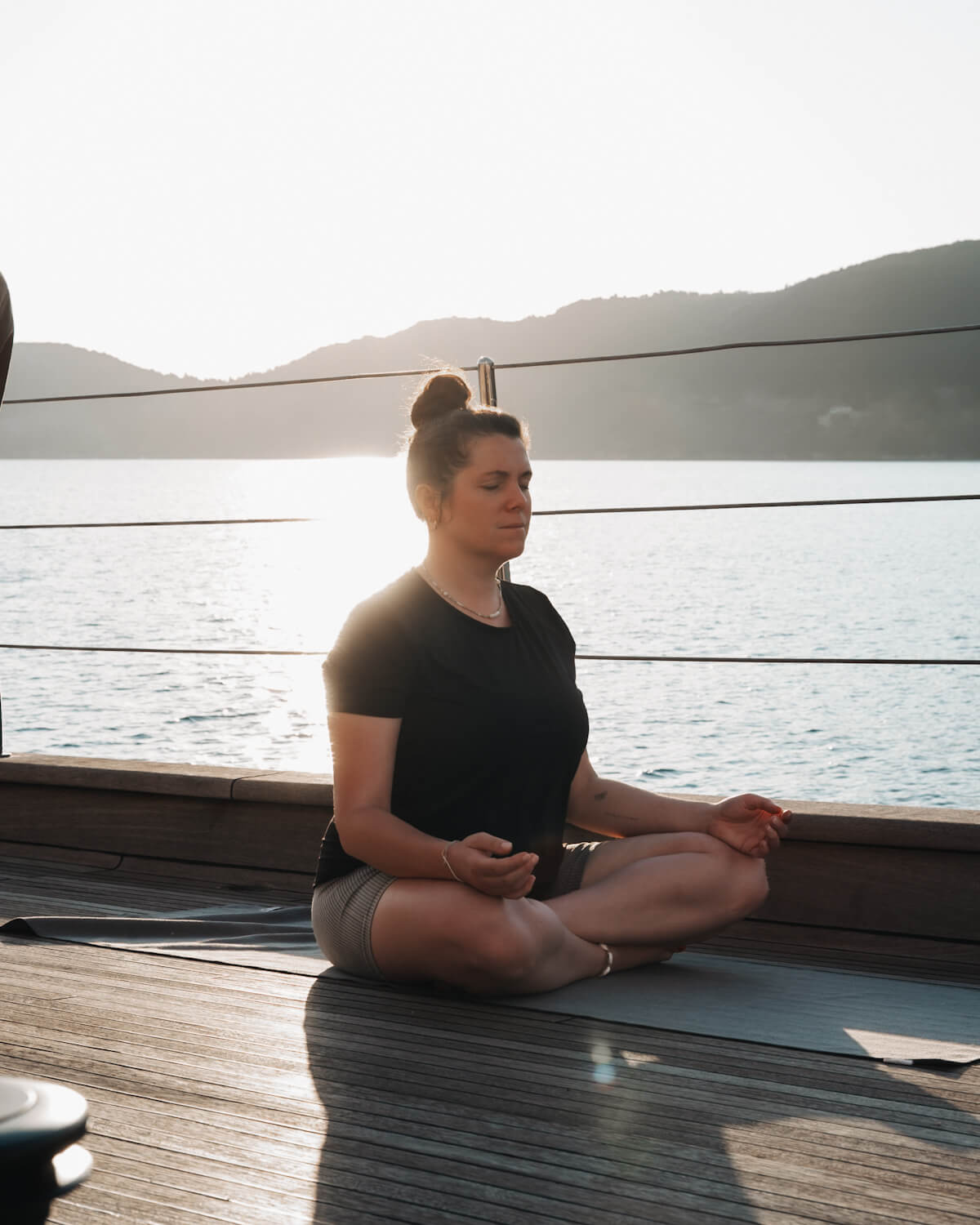Yoga an Deck im Ionischen Meer
