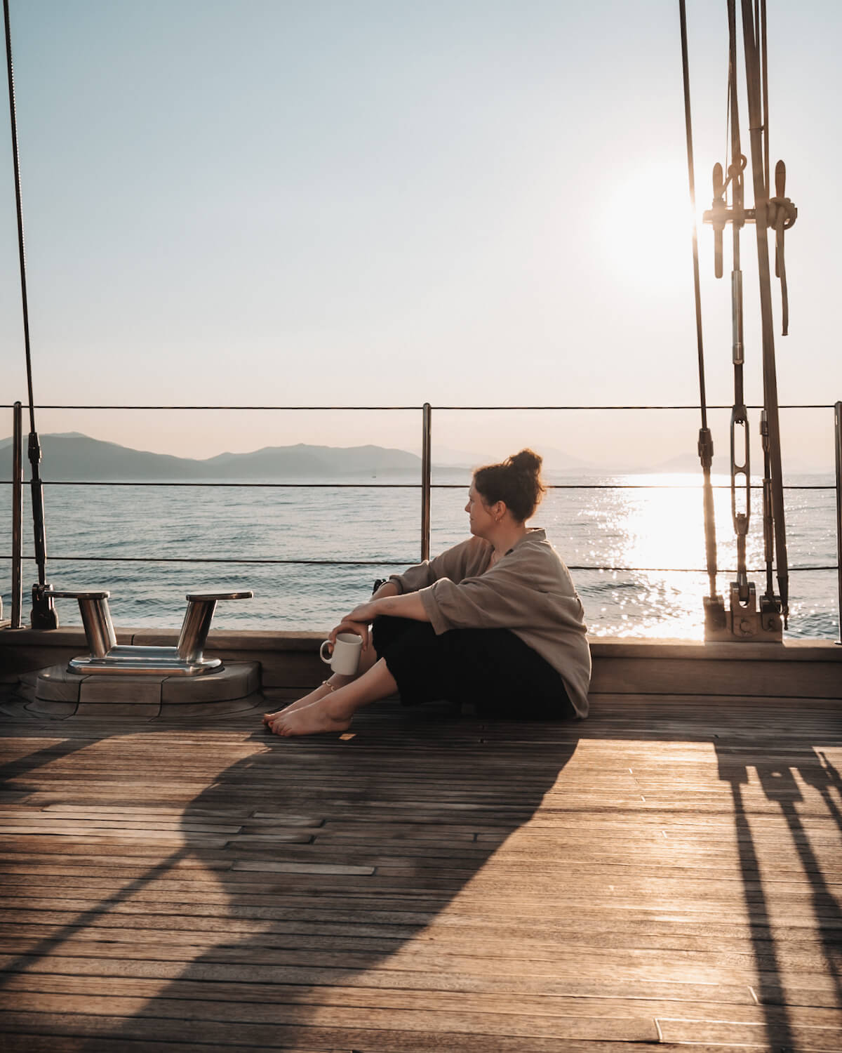 Ruhiger Morgen an Deck im Ionischen Meer