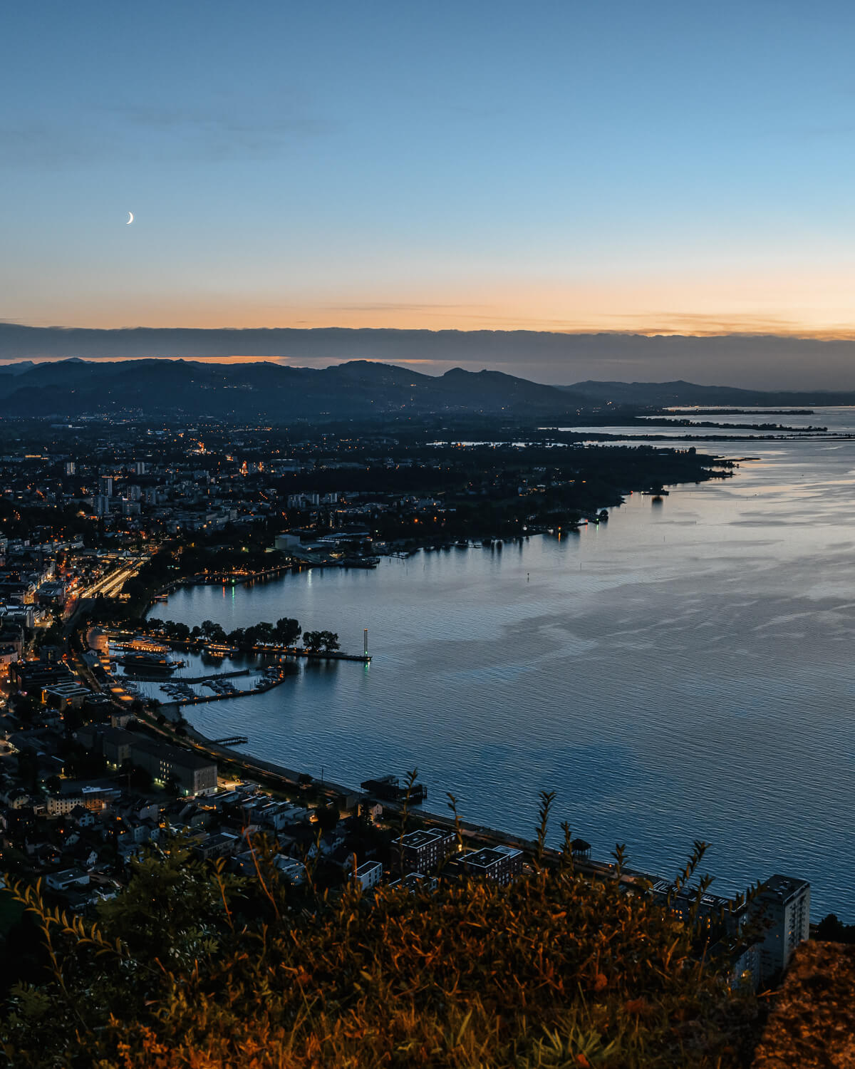 Pfänder: Ausblick auf Bregenz am Abend
