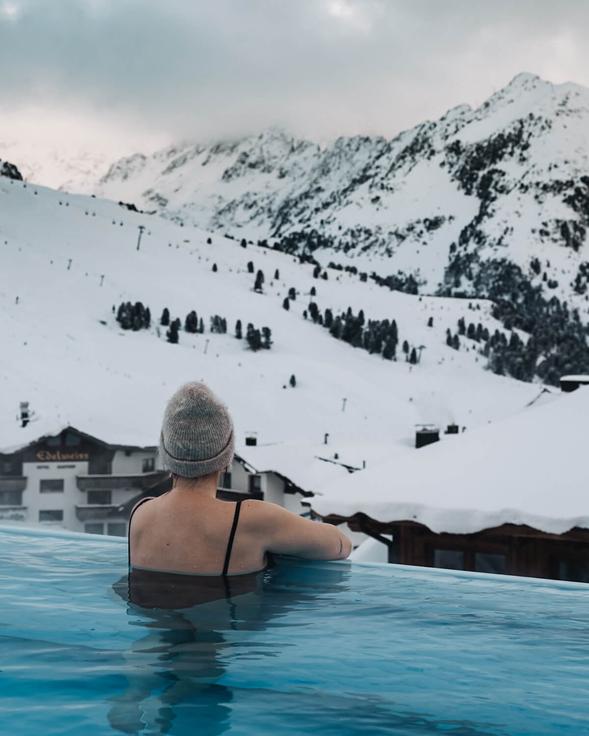 Im höchsten Infinity Pool der Alpen