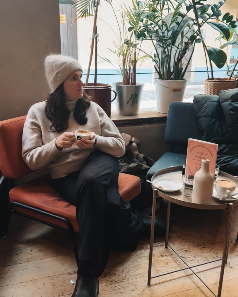 Pause in der Café Bar Moustache in Innsbruck