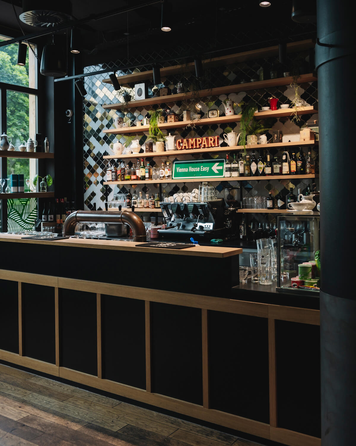 Bar im Vienna House Easy by Wyndham in Leipzig