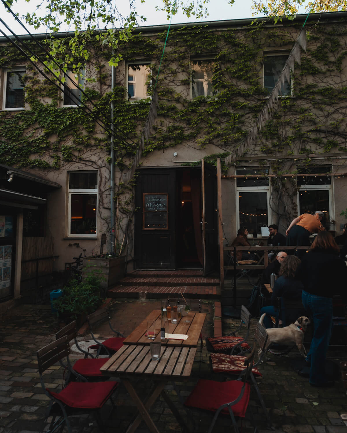 Im Garten vom Restaurant MALA in Leipzig