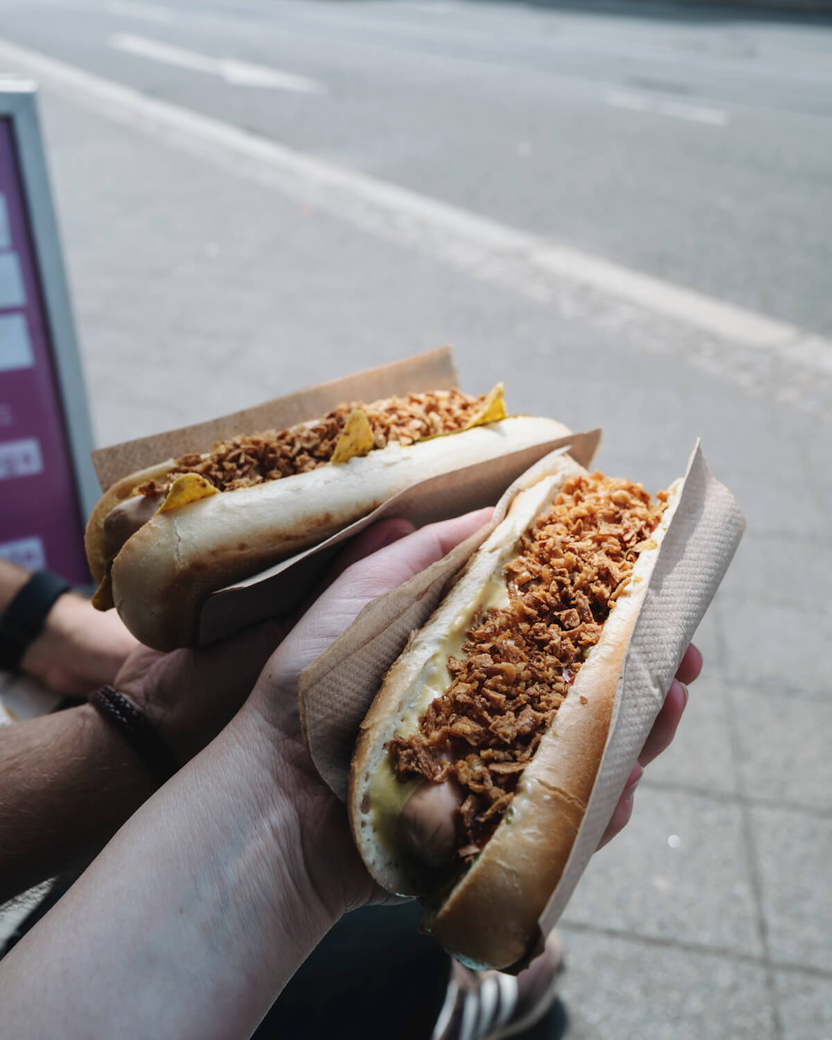 Vegane Hot Dogs im Fredo in Leipzig